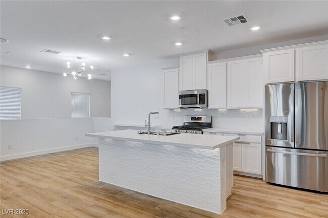 Building Photo - 237 Callen Falls Ave