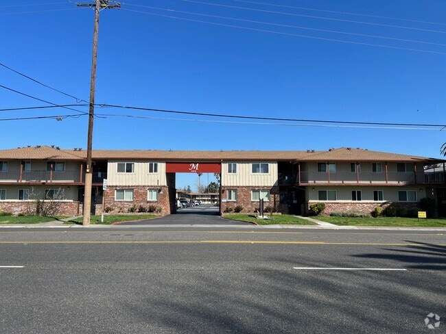 Building Photo - Mayberry at Town & Country