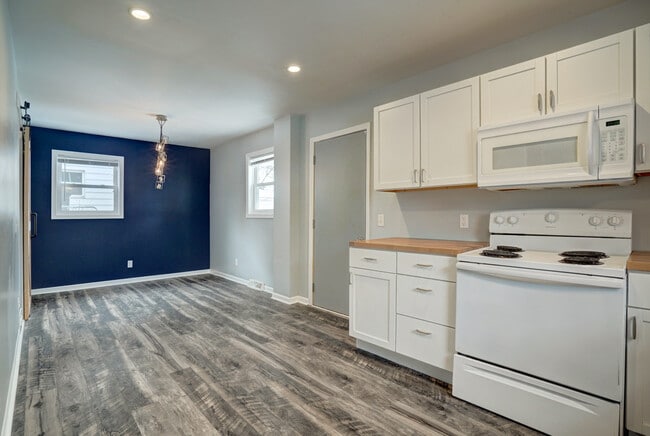 Building Photo - 1924 3rd Ave