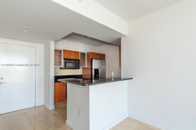 Building Photo - 2 bedroom in Aventura FL 33180