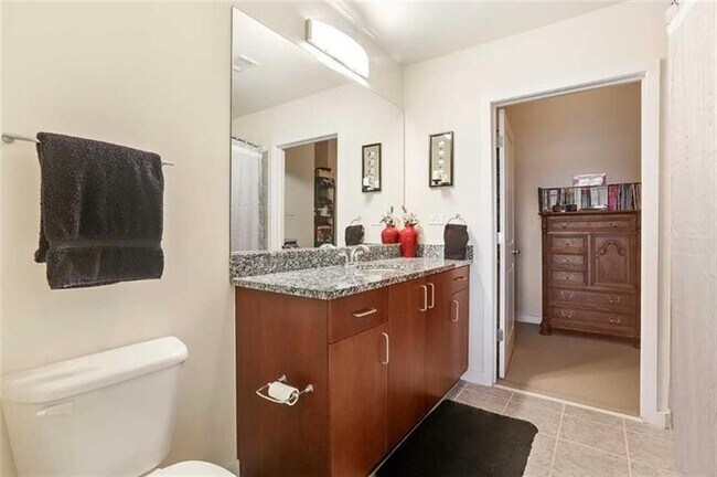 Building Photo - 250 Pharr Rd NE