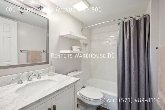 Building Photo - Stylish 8th-Floor Furnished Studio in Penn...