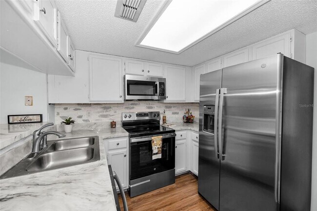 Building Photo - 2173 Fox Chase Blvd