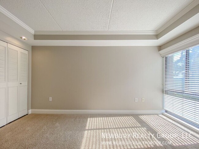 Building Photo - 530 N Main St