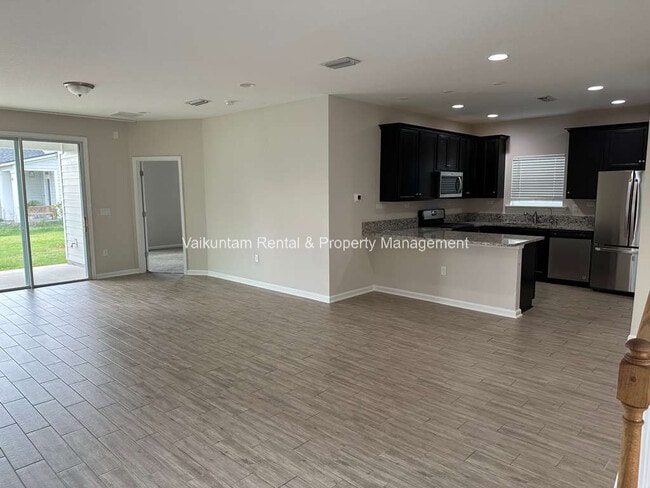 Building Photo - 234 Brandon Lks Dr