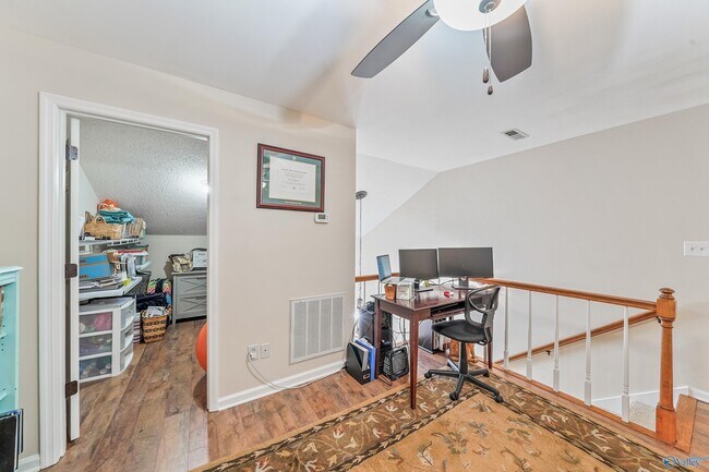 Building Photo - 10007 Meredith Ln SE