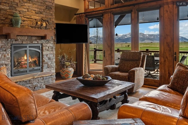 Building Photo - Executive Rental in Black Bull – Fully Fur...