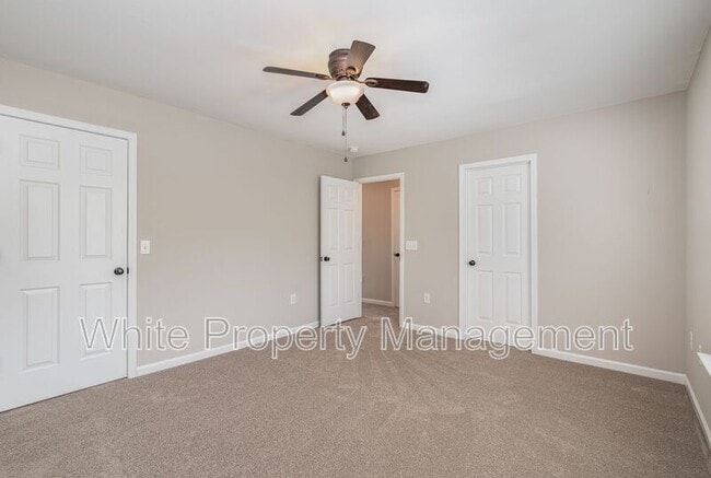 Building Photo - 9036 Meadowmont View Dr