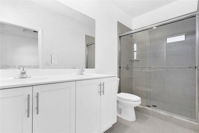 Building Photo - 859 NE 211th St