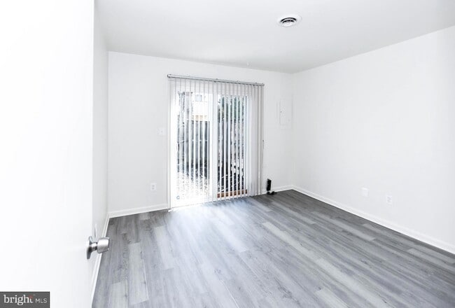 Building Photo - 4624 Governor Kent Ct