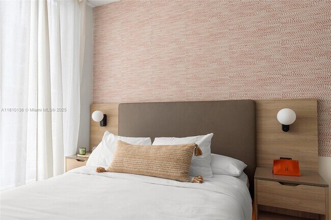 Building Photo - 159 NE 6th St