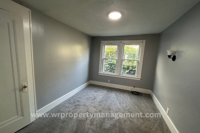 Building Photo - 440-442 5th Street