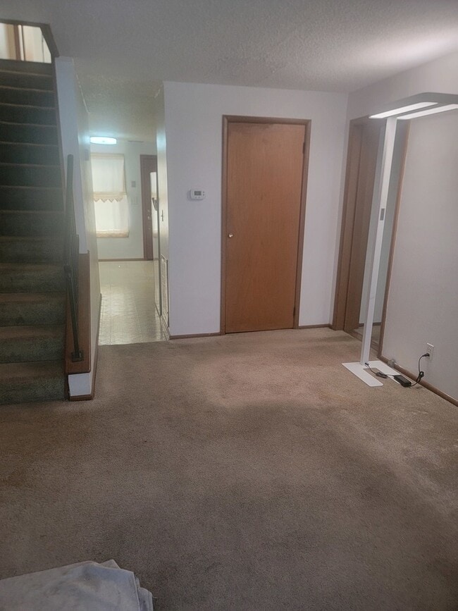 Building Photo - 309 W 24th Pl