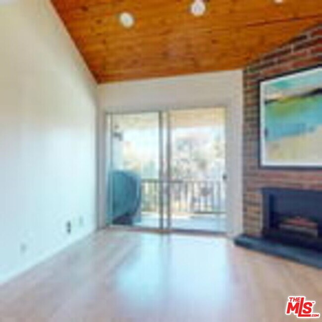 Building Photo - 8740 Tuscany Ave