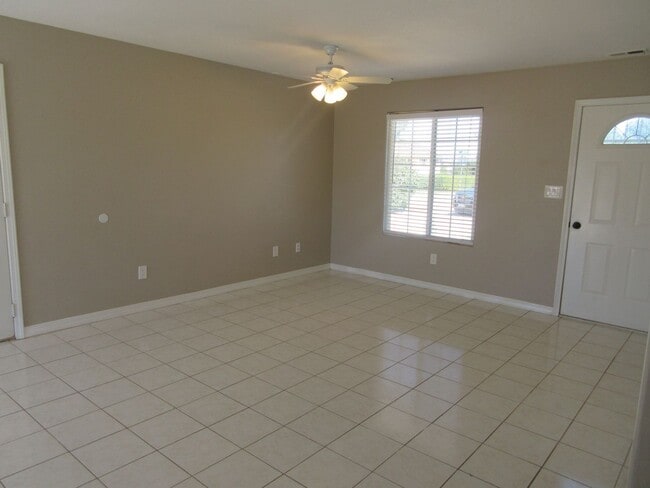 Building Photo - 2 bedroom, 1 bathroom home