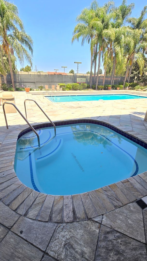 Building Photo - Santa Ana - 1 Bedroom 1 Bath Downstairs Co...