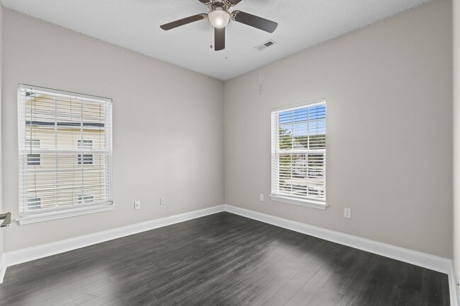 Building Photo - 5026 Belleglen Ct