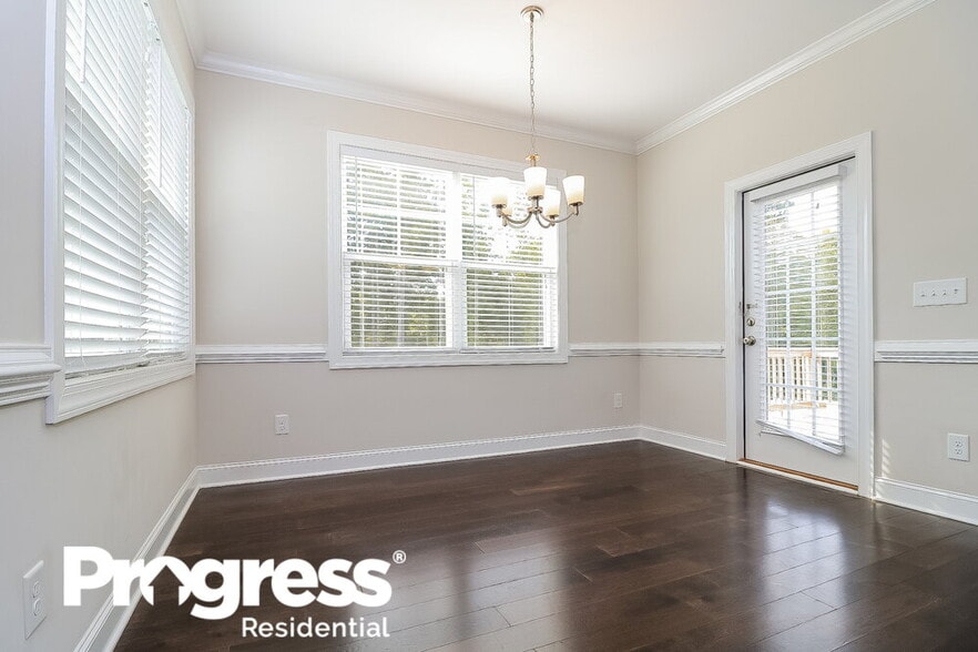 Building Photo - 190 Grey Hawk Dr