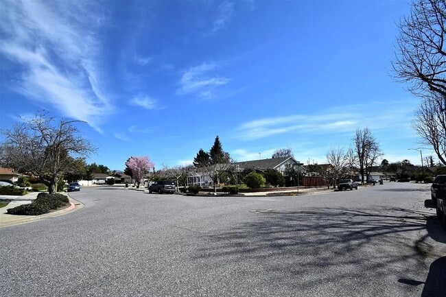 Building Photo - 4407 Jonquil Dr