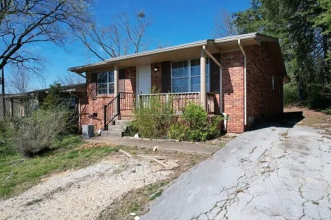 Building Photo - 6325 Plantation Dr