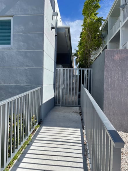 Primary Photo - 535 SW 5th St