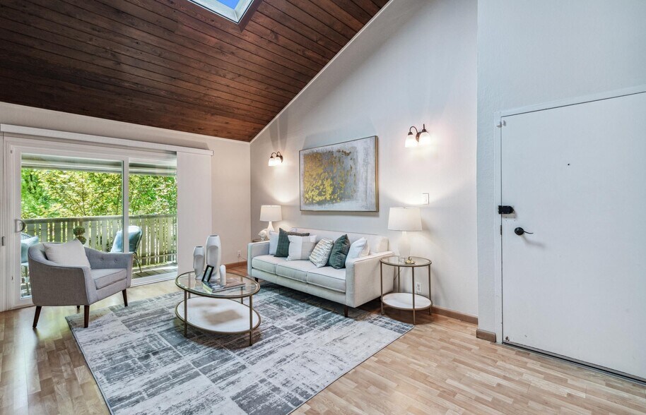 Building Photo - 2724 Oak Rd