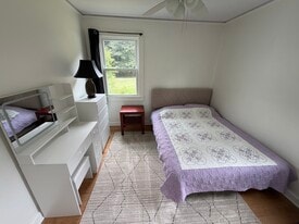 Building Photo - 202 Mayfield Dr