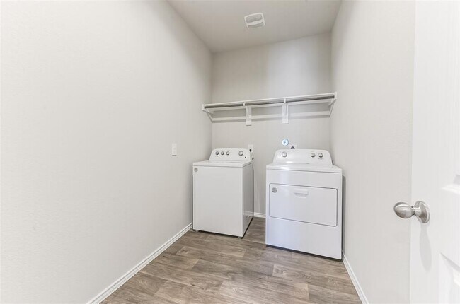 Building Photo - 16524 Cascading Pnes Ct