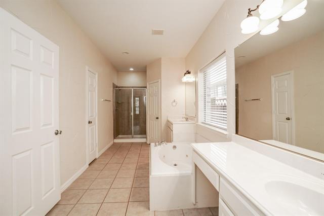 Building Photo - 4904 Newbridge Dr