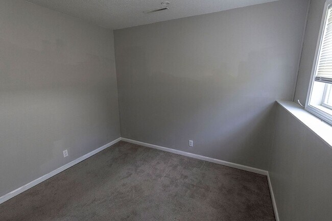 Building Photo - 7217 N Moberly Dr