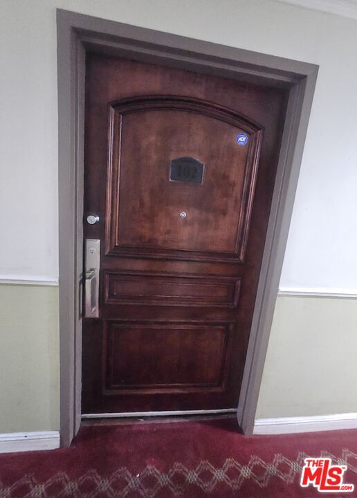 Building Photo - 1128 S Serrano Ave