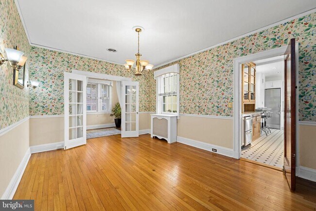 Building Photo - 3401 Greenway