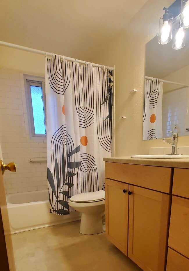 Building Photo - 3260 Dudley St