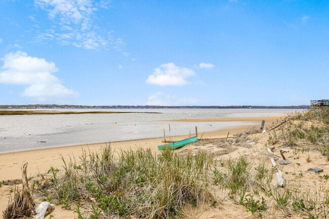 Building Photo - 32 Basin St