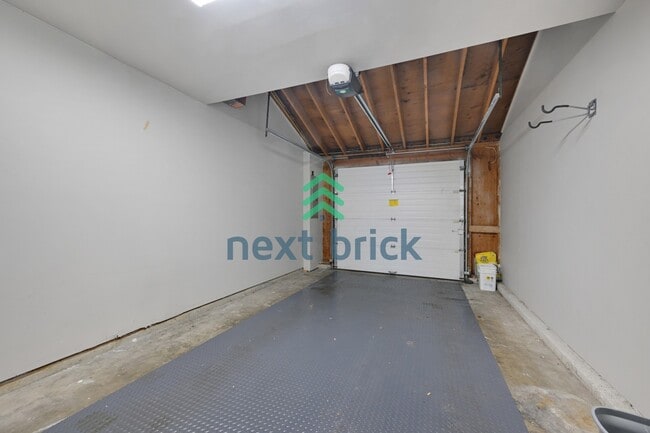 Building Photo - Charming 2-Bedroom Unit in Convenient Burien Location