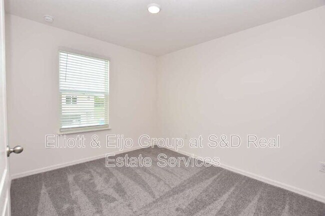 Building Photo - 3905 Academia Ave