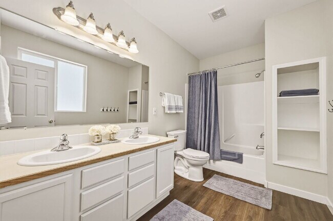 Building Photo - Furnished 3-Bedroom Home in Southwest Bend with Yard Care Included