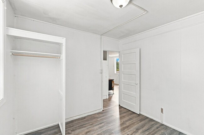 Building Photo - 904 Willsie Ave