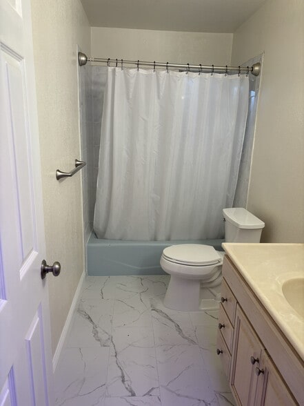 Building Photo - 520 Linford Pl