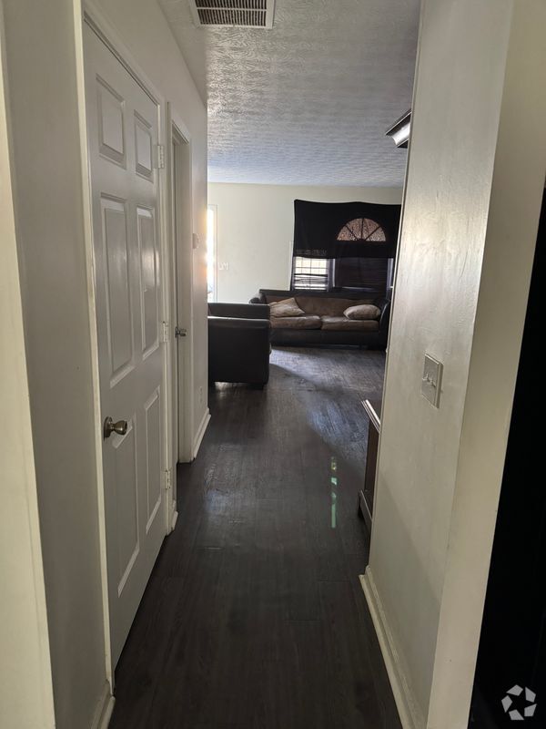 Building Photo - 1286 Sweet Pine Dr