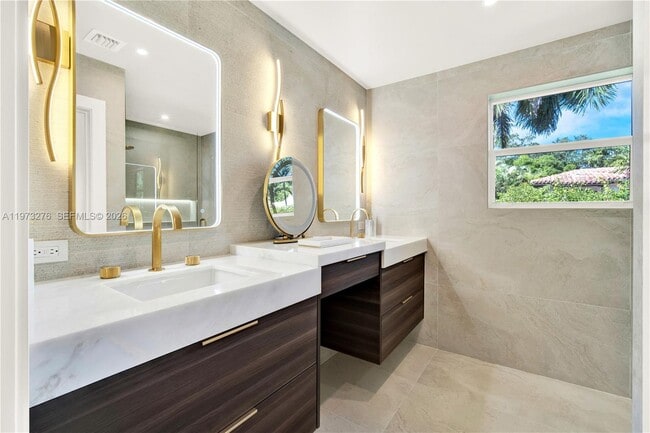 Building Photo - 600 San Antonio Ave