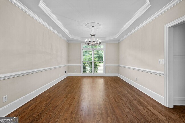 Building Photo - 340 Broadmoor Dr