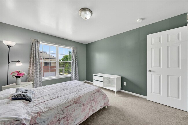 Building Photo - 23668 Northstone Village Dr