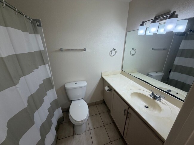 Building Photo - Upstairs Iao Parkside 2/2