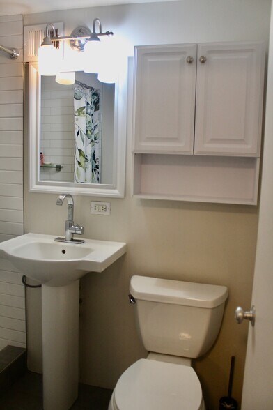Building Photo - 445 Kaiolu St