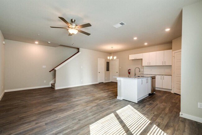 Building Photo - 714 Fallow Dr