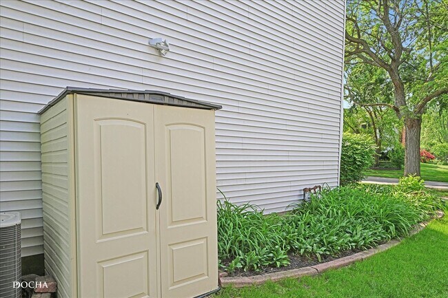 Building Photo - 1012 Bainbridge Dr