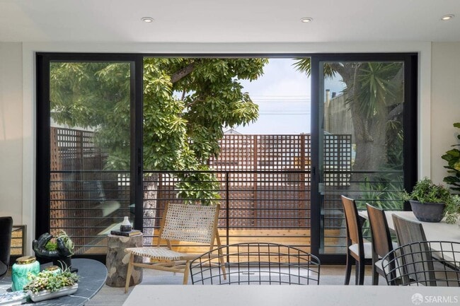 Building Photo - 903 Minnesota St