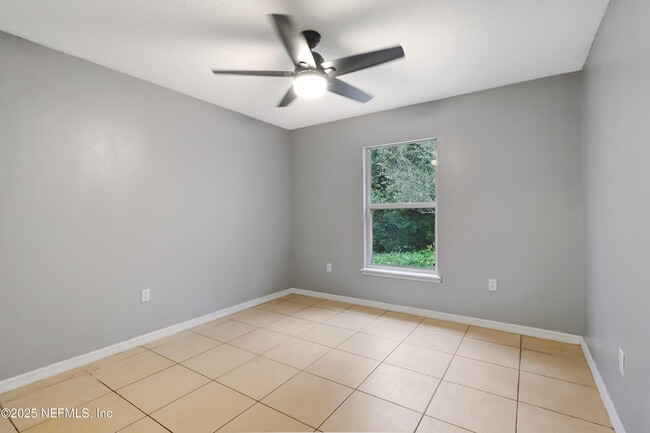 Building Photo - 13002 Viburnum Dr S