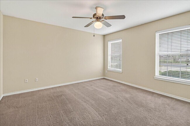 Building Photo - 6325 Oso Pkwy